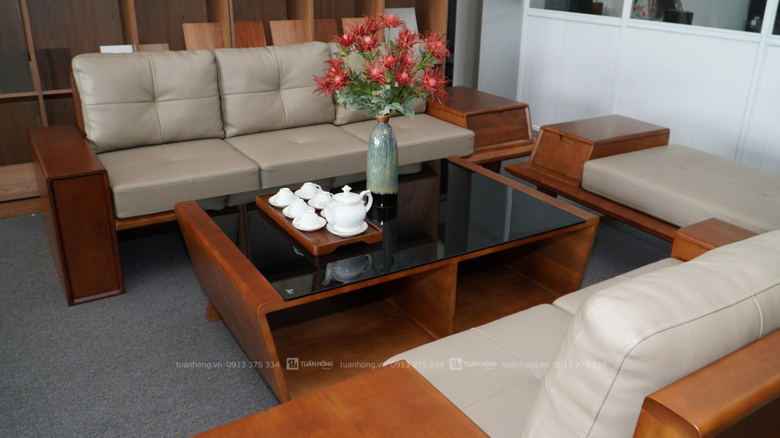 Sofa gỗ tự nhiên VB 04 – thiết kế góc L nhỏ gọn, nệm da Cleo cao cấp, đi kèm bàn trà đồng bộ, phù hợp không gian phòng khách nhỏ