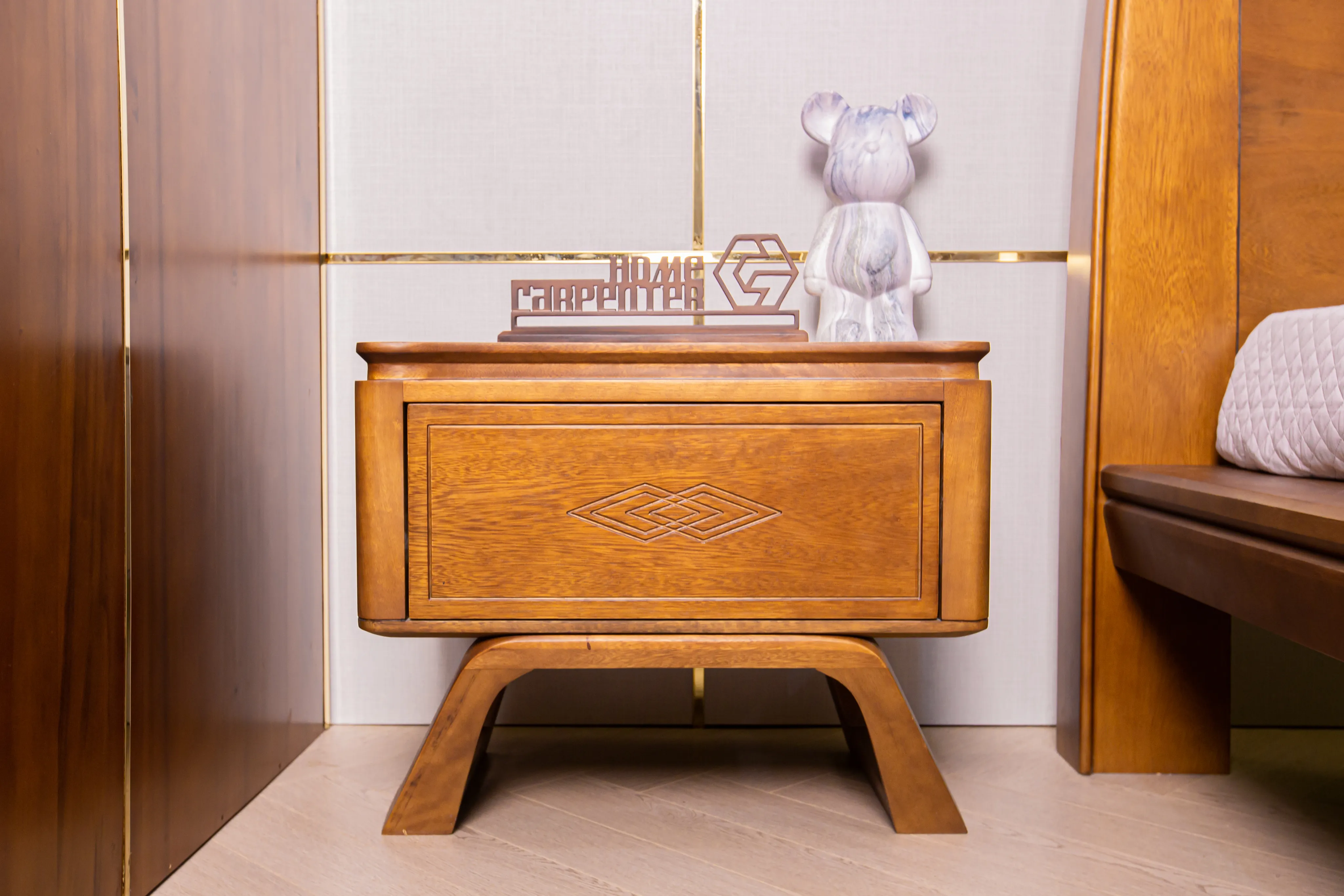 Tab đầu giường gỗ tự nhiên Home Carpenter 02 - Ảnh 2